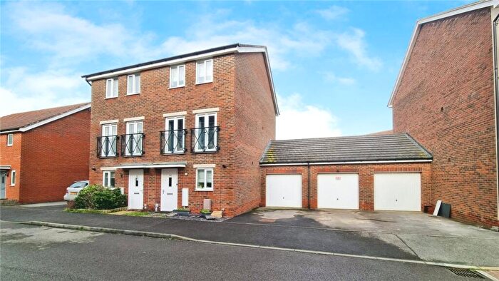 3 Bedroom Semi-Detached House For Sale In Meaden Way, Felpham, Bognor Regis, PO22