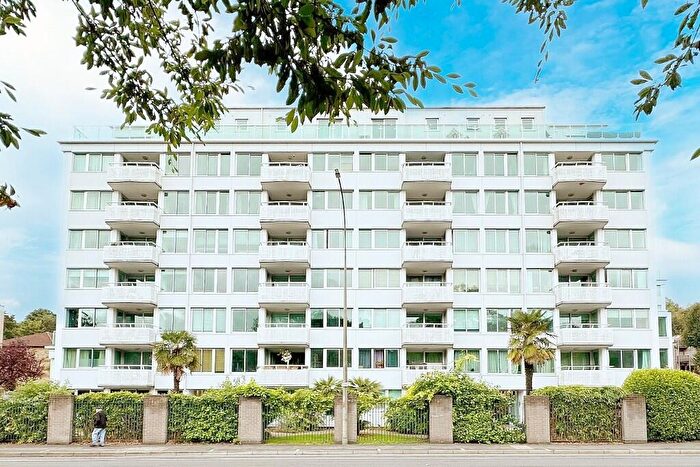 2 Bedroom Flat To Rent In London Road, BN1