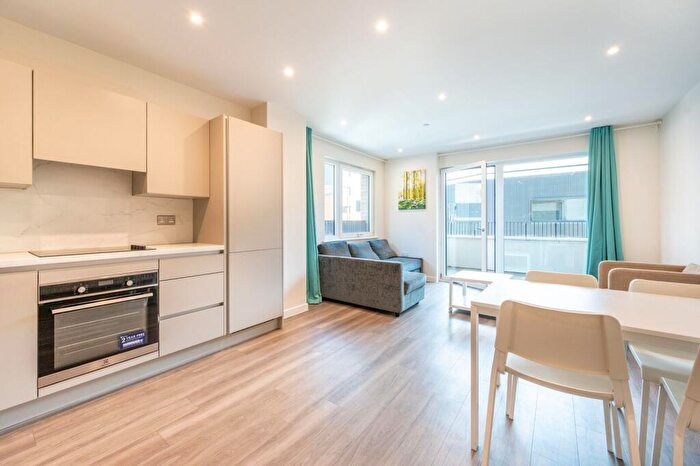 3 Bedroom Flat For Sale In Wren House, Walthamstow, E17