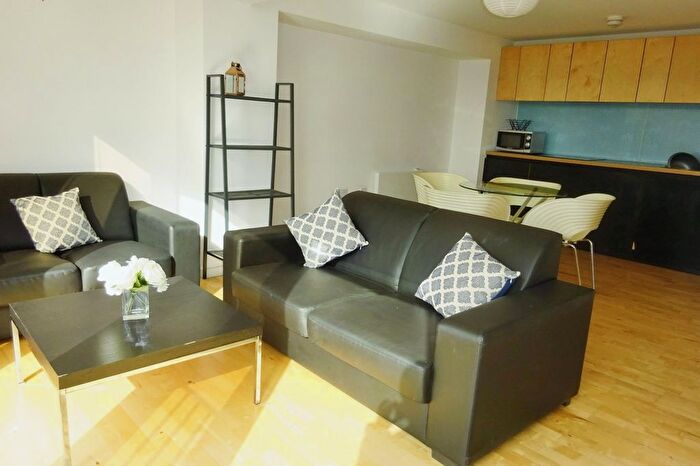 2 Bedroom Flat To Rent In Saxton, The Avenue, Leeds, West Yorkshire, LS9