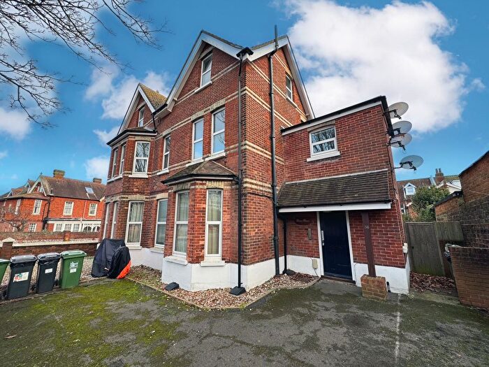 2 Bedroom Flat To Rent In Enys Road, Eastbourne, BN21