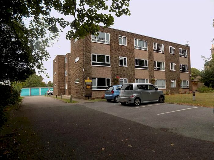 2 Bedroom Flat To Rent In Bairds Hill, Broadstairs, CT10