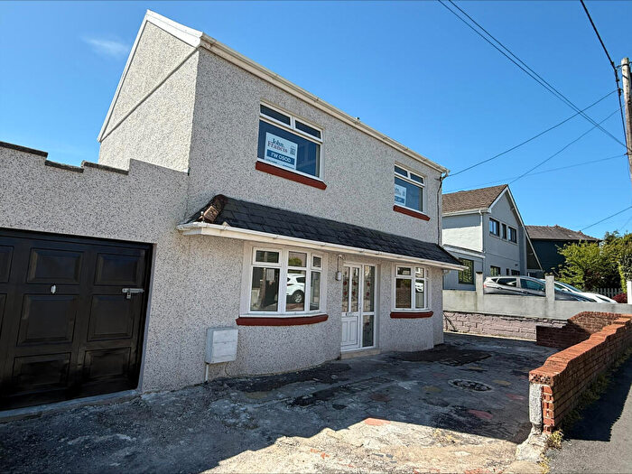 4 Bedroom House To Rent In Walter Road, Ammanford, Carmarthenshire, SA18