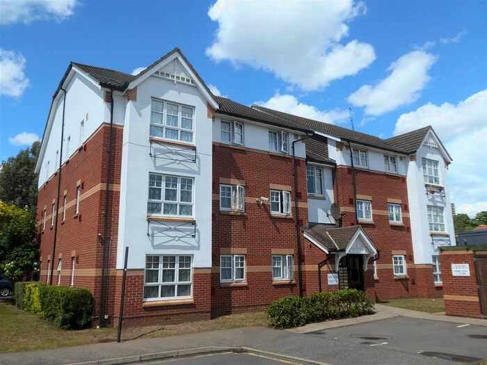 2 Bedroom Flat To Rent In Perkin Close, Hounslow, TW3
