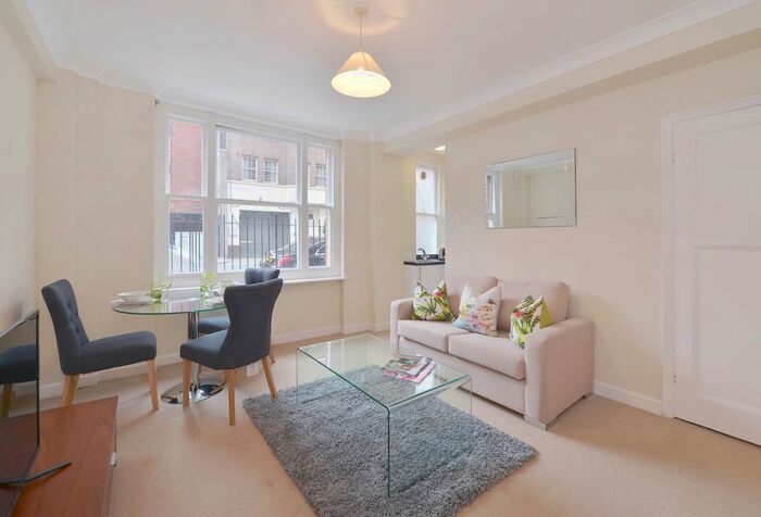1 Bedroom Flat To Rent In Hill Street, Mayfair, London, W1J
