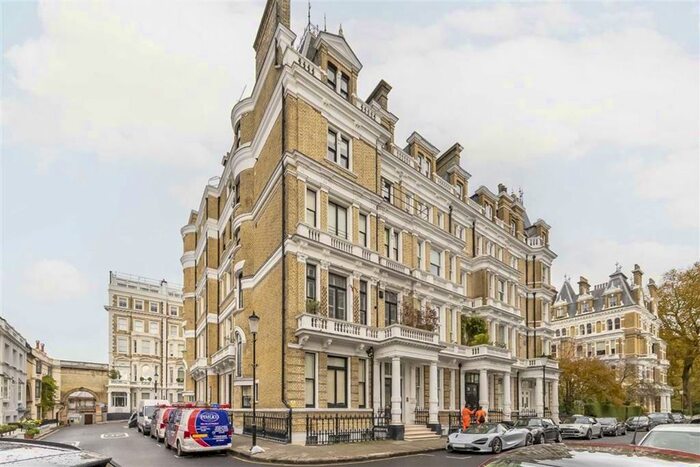 2 Bedroom Flat To Rent In Cornwall Gardens, London, SW7