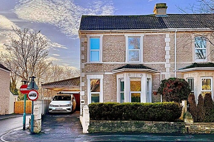 3 Bedroom Semi Detached House For Sale In Newbridge Road, Bath, BA1