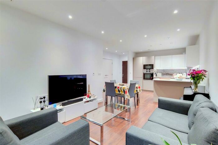 2 Bedroom Apartment To Rent In Kingly Building, London, N4