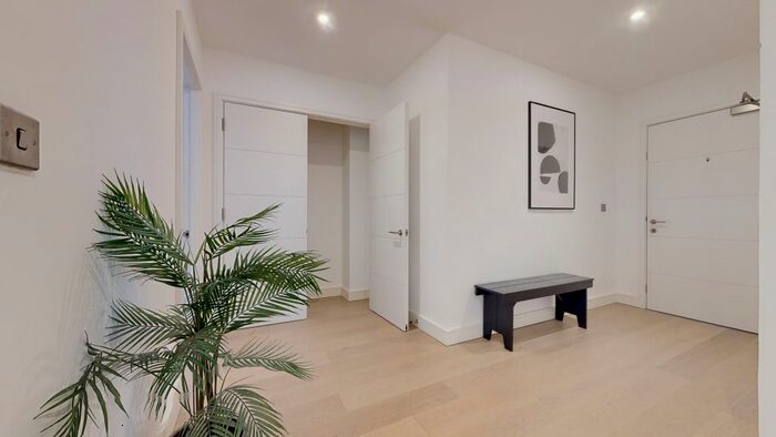 3 Bedroom Flat To Rent In Cremer Street, London, E2