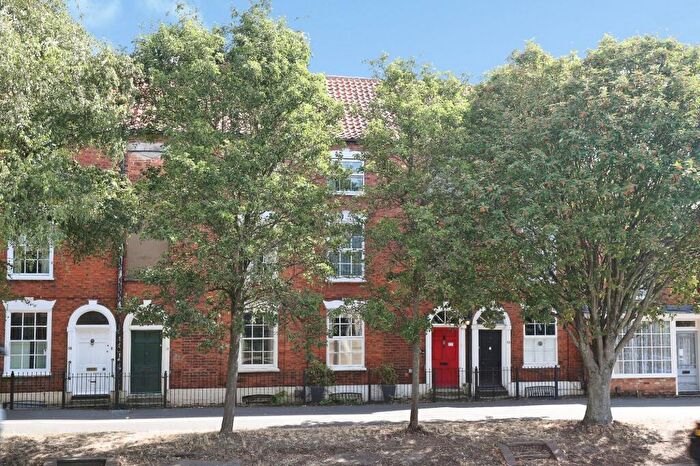 5 Bedroom Terraced House For Sale In North Parade, Grantham, NG31