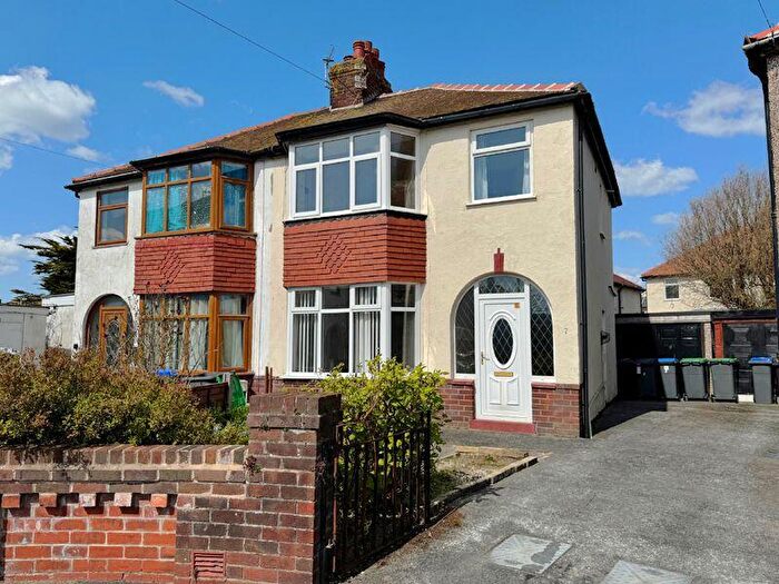3 Bedroom Semi-Detached House For Sale In The Croft - Thornton Cleveleys -, FY5