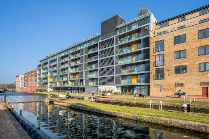 2 Bedroom Flat To Rent In Candy Wharf, Mile End, E3