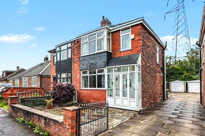 3 Bedroom Semi Detached House For Sale In Kirby Avenue, Chadderton, Oldham, OL9