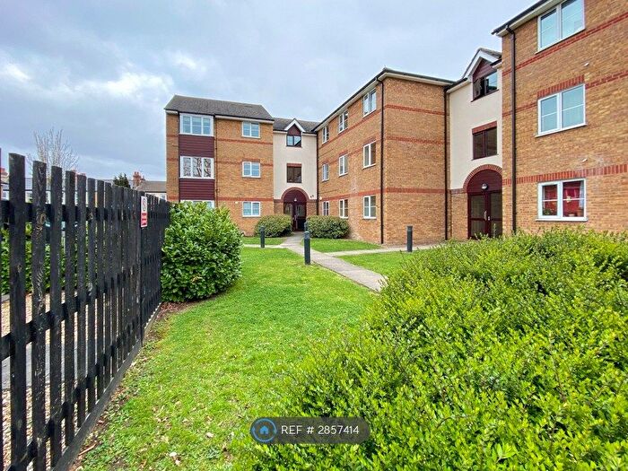 2 Bedroom Flat To Rent In Higham Station Avenue, London, E4