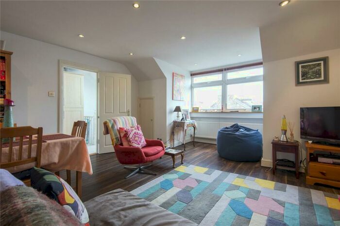 1 Bedroom Flat To Rent In Lower Clapton Road, Clapton, London, E5