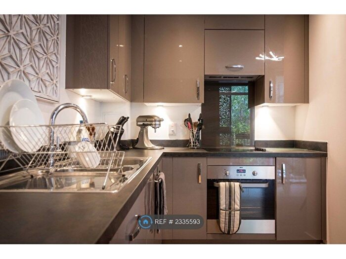 2 Bedroom Flat To Rent In Amelia Street, Elephant Amp; Castle, SE17