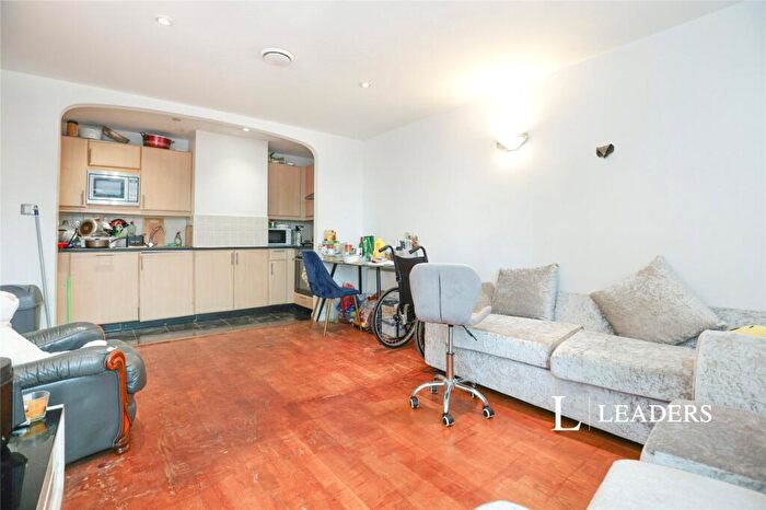 2 Bedroom Flat To Rent In Northampton House, Wellington Street, NN1