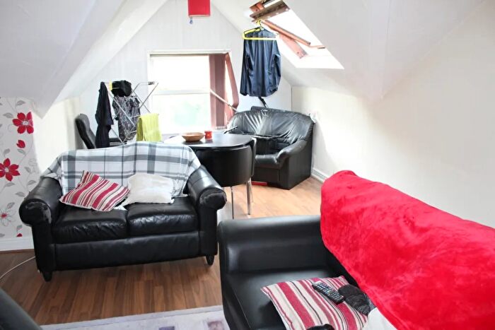 Block Of Flats To Rent In Cardigan Road, Leeds, LS6