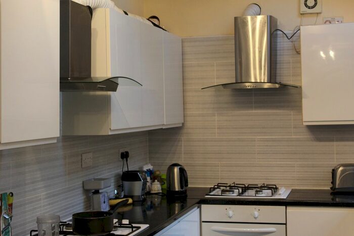 6 Bedroom Terraced House To Rent In Balfour Road, Nottingham, NG7