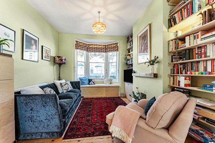 5 Bedroom Terraced House For Sale In Sutton Court Road, Plaistow, London, E13
