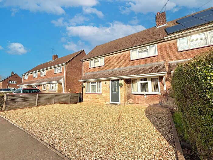 3 Bedroom Semi Detached House For Sale In Manor Park, Houghton Regis, LU5