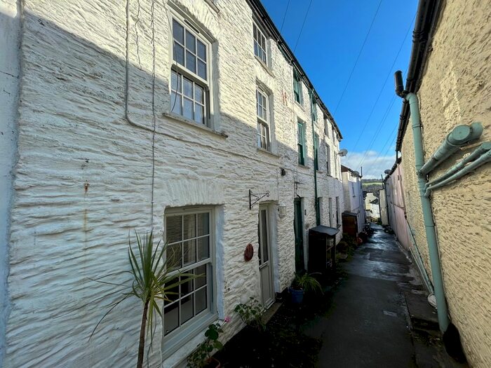 2 Bedroom Property To Rent In Baptist Street, Calstock, PL18