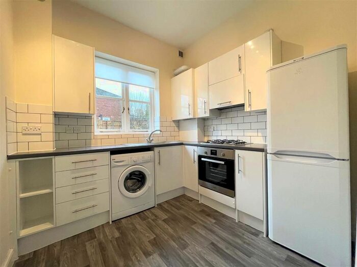2 Bedroom Flat To Rent In Hillier House, Guildford GU1