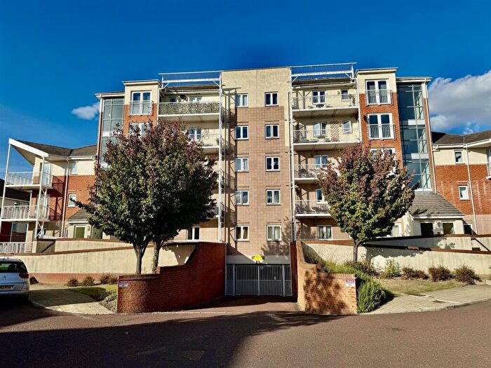 2 Bedroom Property To Rent In Kingfisher Court, Gateshead, NE11