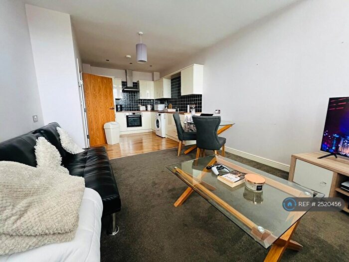 1 Bedroom Flat To Rent In Richardshaw Lane, Pudsey, LS28