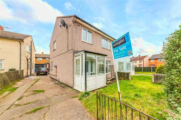 3 Bedroom Semi-Detached House To Rent In Cherry Grove, New Rossington, Doncaster, DN11