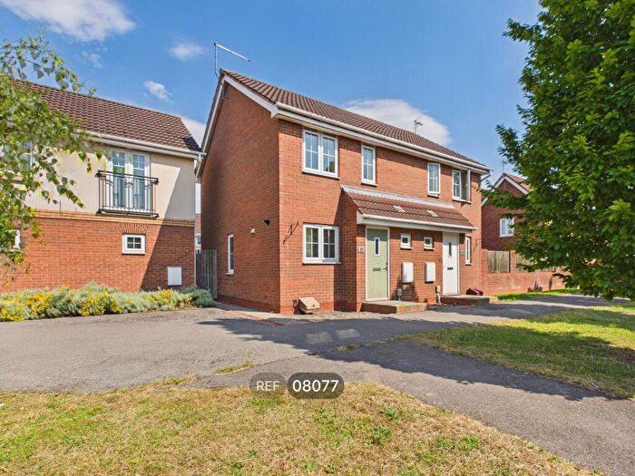 2 Bedroom Semi-Detached House To Rent In Pasture View, Kingswood, Hull, HU7