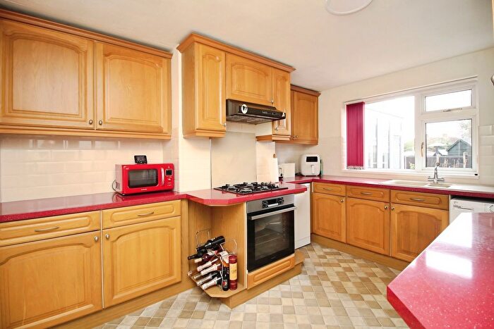 3 Bedroom Semi-Detached House For Sale In Mostyn Avenue, Syston, LE7