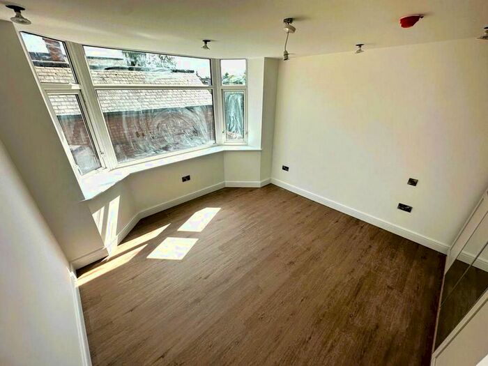 2 Bedroom Flat To Rent In East Avenue, Leicester, LE2