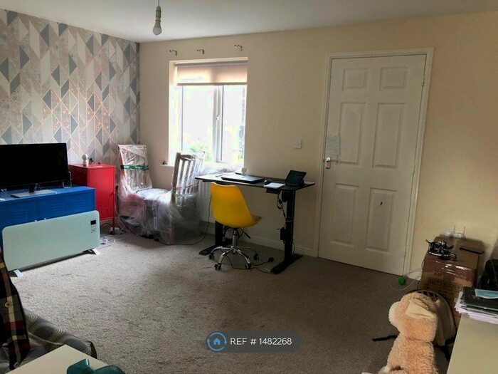 3 Bedroom Semi-Detached House To Rent In Pottery Bank, Newcastle Upon Tyne, NE6