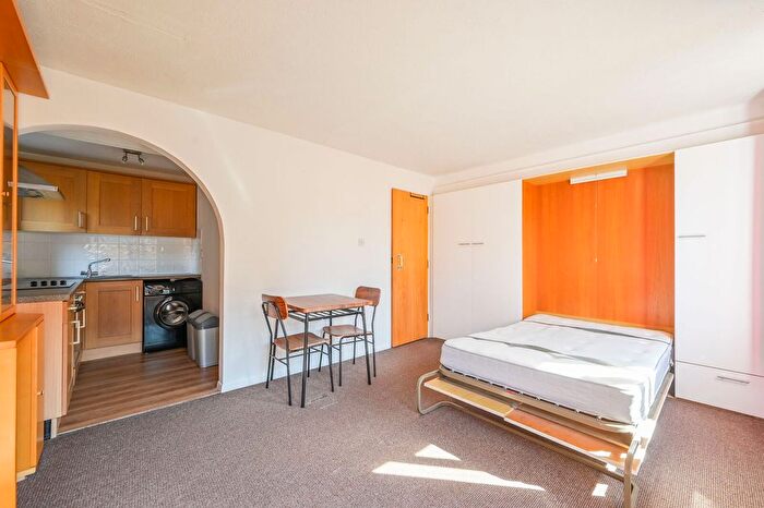 Studio To Rent In Discovery Walk, Wapping, London, E1W