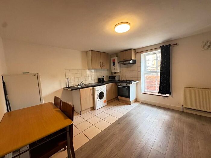 1 Bedroom Flat To Rent In Romford Road, London, E15