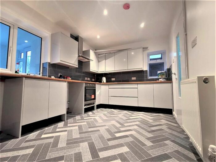 3 Bedroom Property To Rent In Commonfield Road, Lawrence Weston, Bristol BS11