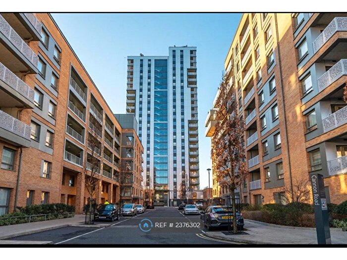 1 Bedroom Flat To Rent In Rivers Apartments, London, N17