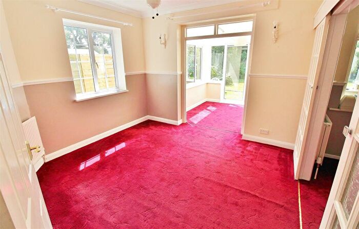 2 Bedroom Detached Bungalow For Sale In Seafields Road, Holland On Sea, CO15