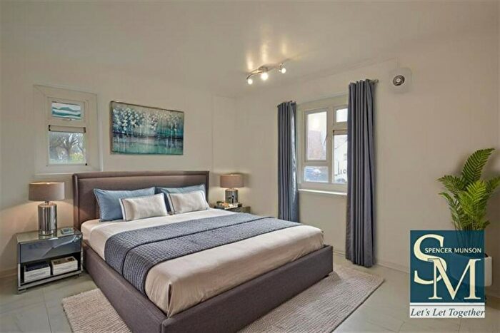 2 Bedroom Apartment To Rent In Chingford Lane, Woodford Green, IG8