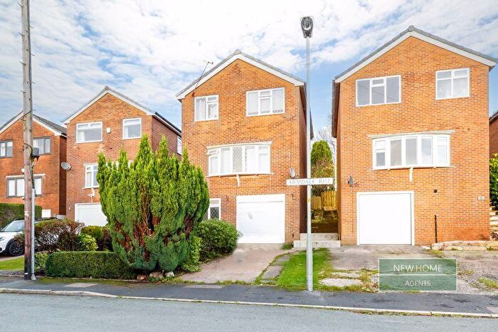 3 Bedroom Detached House For Sale In Armdale Rise Oldham, OL4