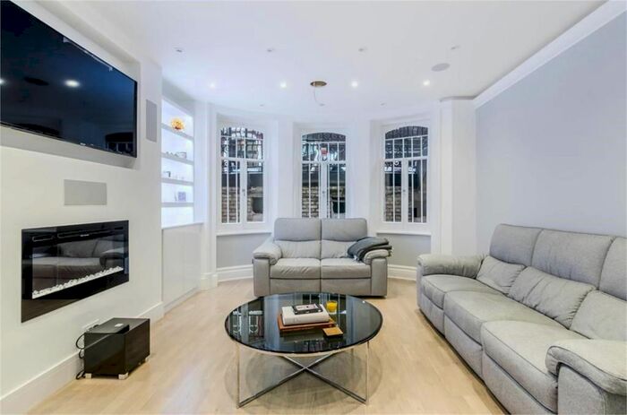 4 Bedroom Flat To Rent In Cabbell Street, Marylebone, London, NW1