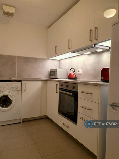 1 Bedroom Flat To Rent In Rodney Place, Edinburgh, EH7