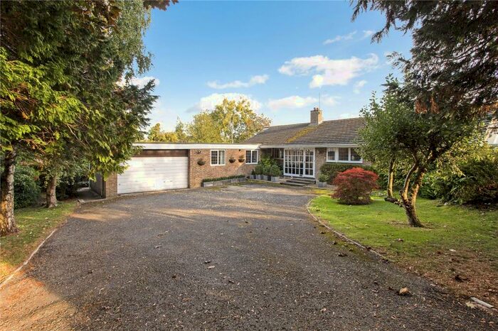 3 Bedroom Bungalow For Sale In Malthouse Close, Easton, Winchester, SO21