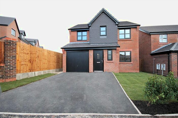 4 Bedroom Detached House To Rent In Arkwright Way, Swinton, Manchester, M27