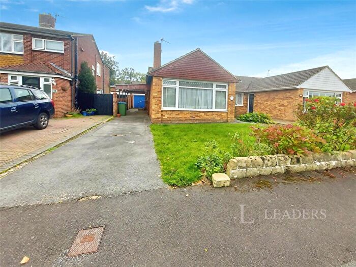 3 Bedroom Bungalow For Sale In Abbeyfield Drive, Fareham, Hampshire, PO15