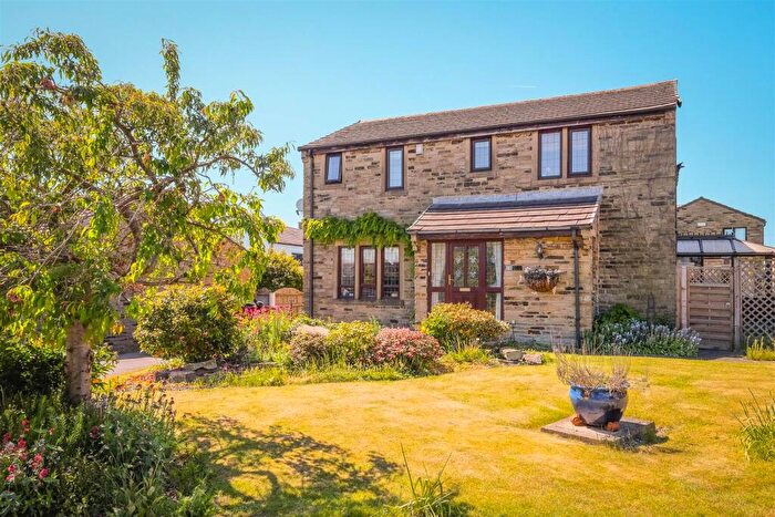 4 Bedroom Detached House For Sale In Highley Park, Clifton, Brighouse, HD6