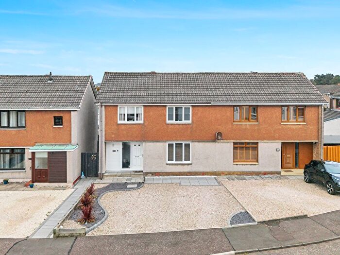 3 Bedroom Semi-Detached House For Sale In Droverhall Avenue, Crossgates, KY4
