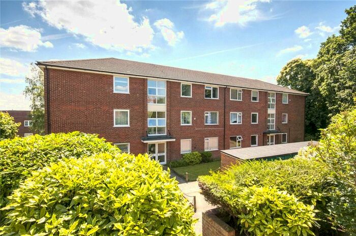 2 Bedroom Flat To Rent In Gravel Hill Close, Bexleyheath, DA6