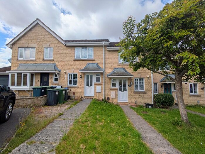 2 Bedroom Property To Rent In Celandine Way, Chippenham, SN14